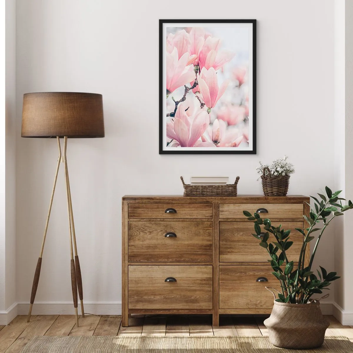 Affiche dans un cadre noir - Poster - Magnolias roses dans un décor printanier subtil - 50x70cm - Idéal de la subtilité - Décoration murale moderne pour le salon et la chambre ARTTOR