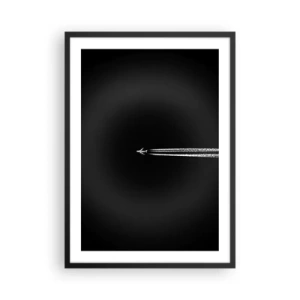Affiche dans un cadre noir - Poster - Un avion volant sur un fond noir, laissant derrière lui des traînées de condensation. - 50x70cm - Dans une autre dimension - Décoration murale moderne pour le salon et la chambre ARTTOR