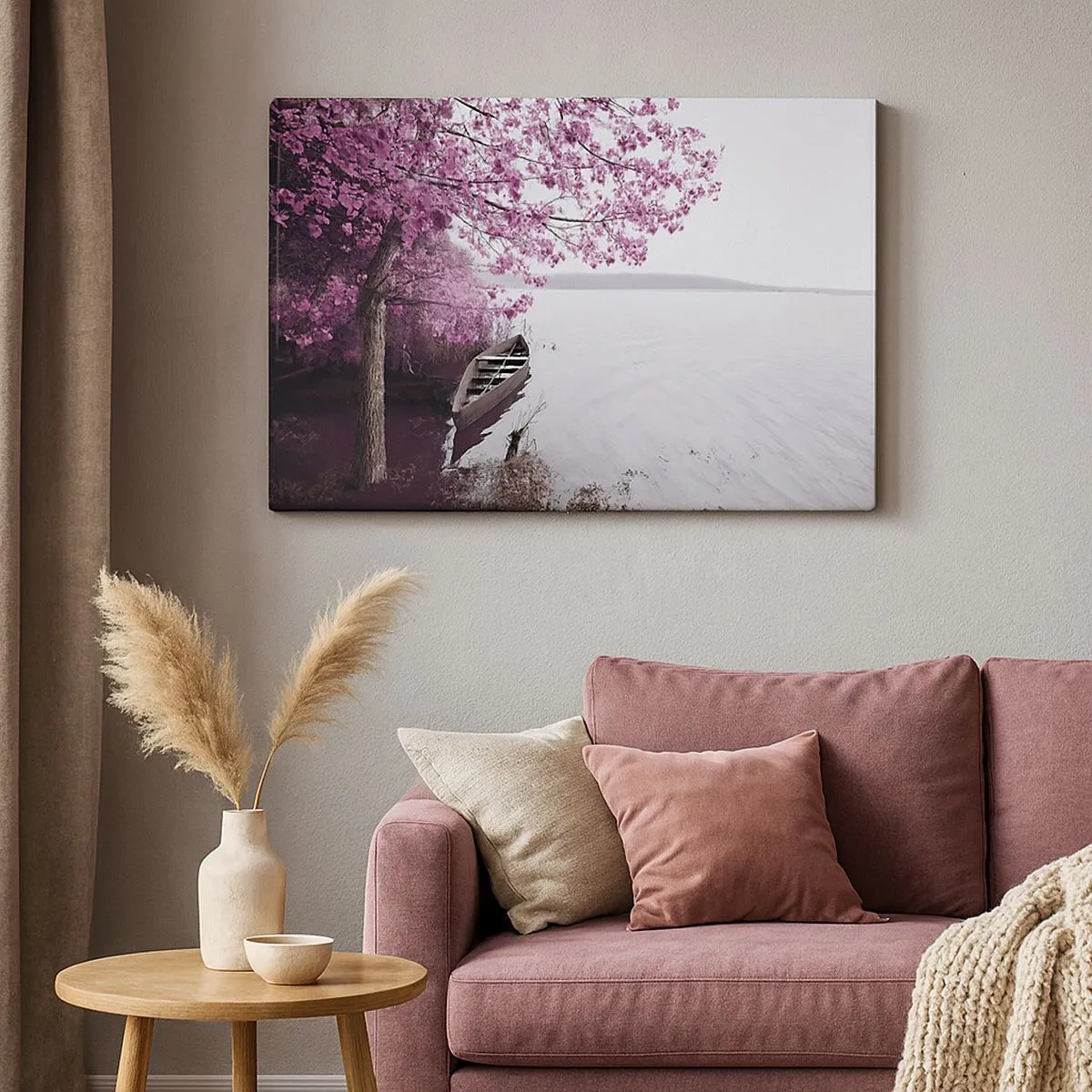 Impression sur toile - Image sur toile - Un bateau au bord d'un lac parmi des arbres roses - 70x50cm - Dans un silence rose - Décoration murale moderne pour le salon et la chambre ARTTOR