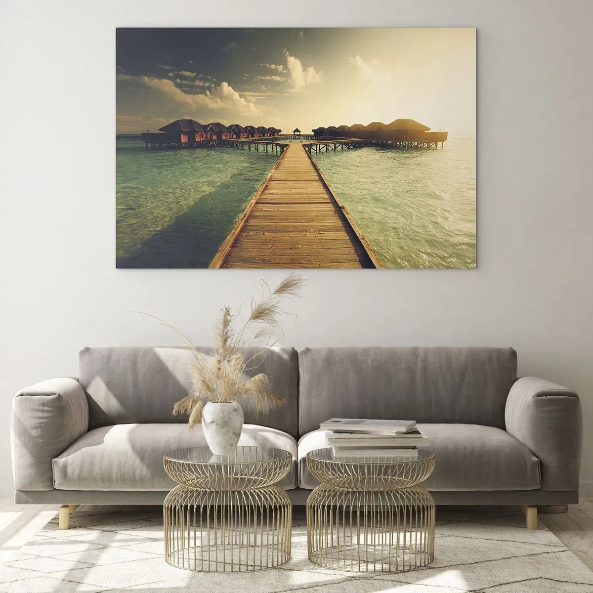 Impression sur verre - Image sur verre - La jetée menant aux chalets au bord de l'eau au coucher du soleil - 120x80cm - Invitation chaleureuse - Décoration murale moderne pour le salon et la chambre ARTTOR
