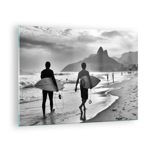Impression sur verre - Image sur verre - Surfeurs sur la plage avec des planches, composition en noir et blanc - 70x50cm - Samba sur une vague - Décoration murale moderne pour le salon et la chambre ARTTOR