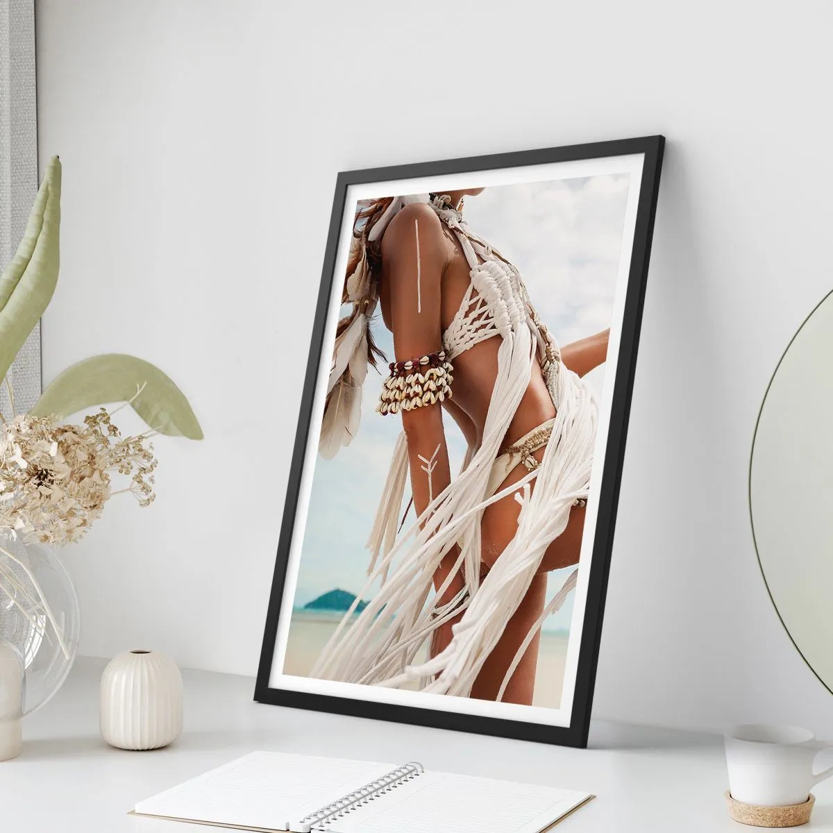 Affiche dans un cadre noir - Poster - Prêtresse du soleil - 61x91 cm