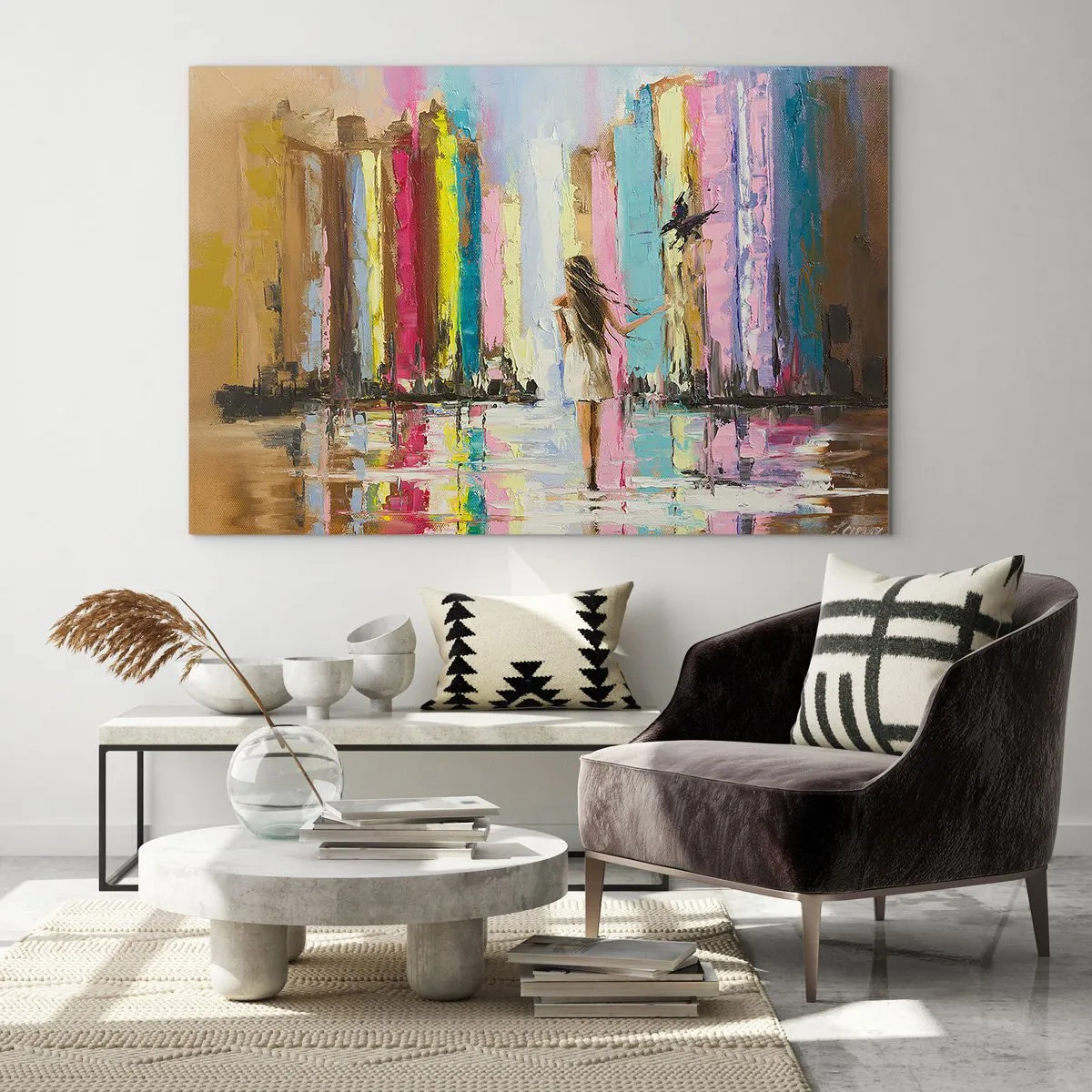 Impression sur verre - Image sur verre - Une femme avec un oiseau en arrière-plan de bâtiments colorés - 120x80cm - Viens avec moi - Décoration murale moderne pour le salon et la chambre ARTTOR