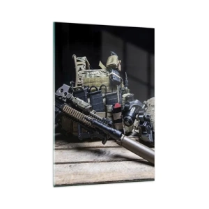 Impression sur verre - Image sur verre - Équipement tactique avec un fusil sur une table en bois - 80x120cm - Se reposer! - Décoration murale moderne pour le salon et la chambre ARTTOR