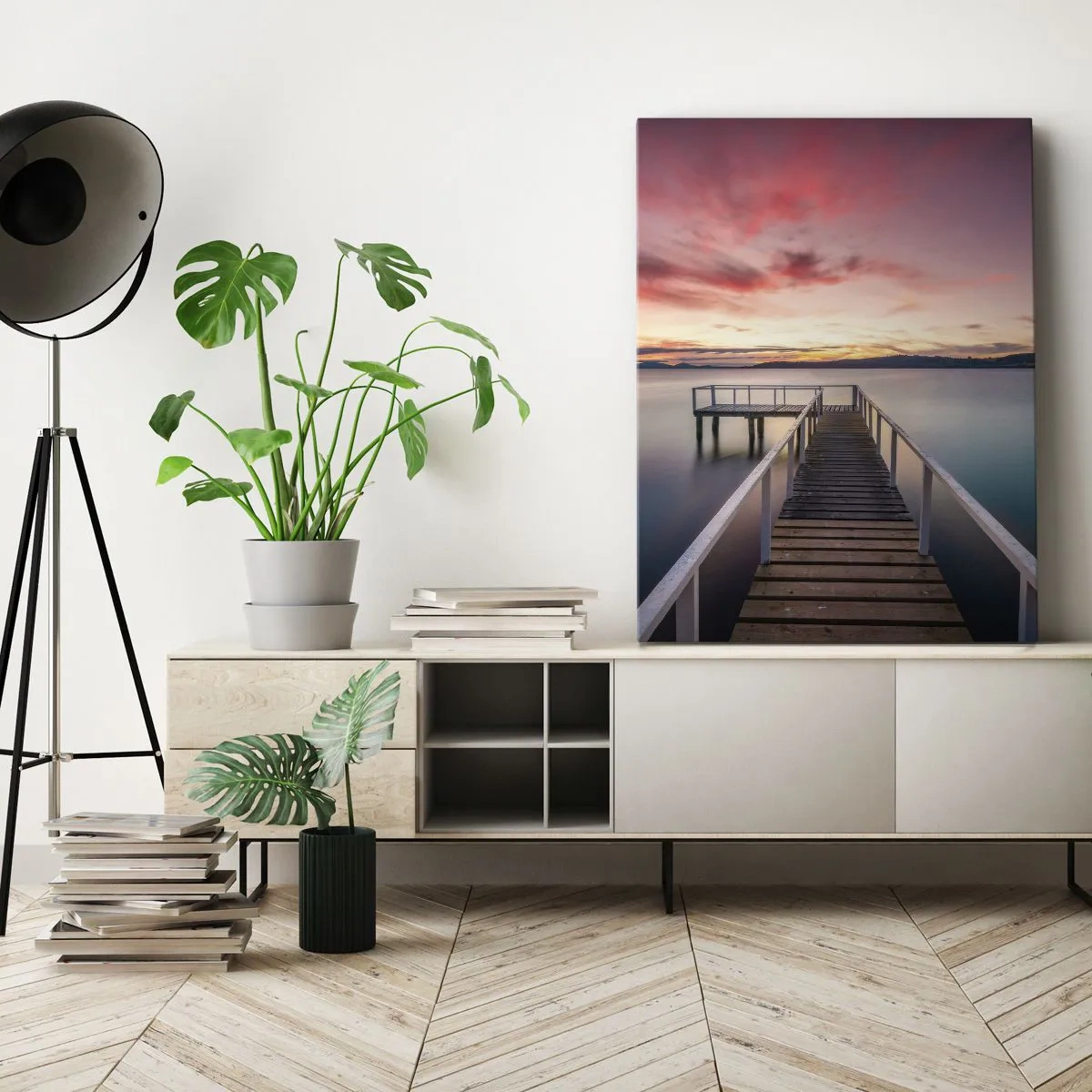 Impression sur toile - Image sur toile - Une jetée menant à un lac tranquille au coucher du soleil - 70x100cm - La douce flamme du soir - Décoration murale moderne pour le salon et la chambre ARTTOR