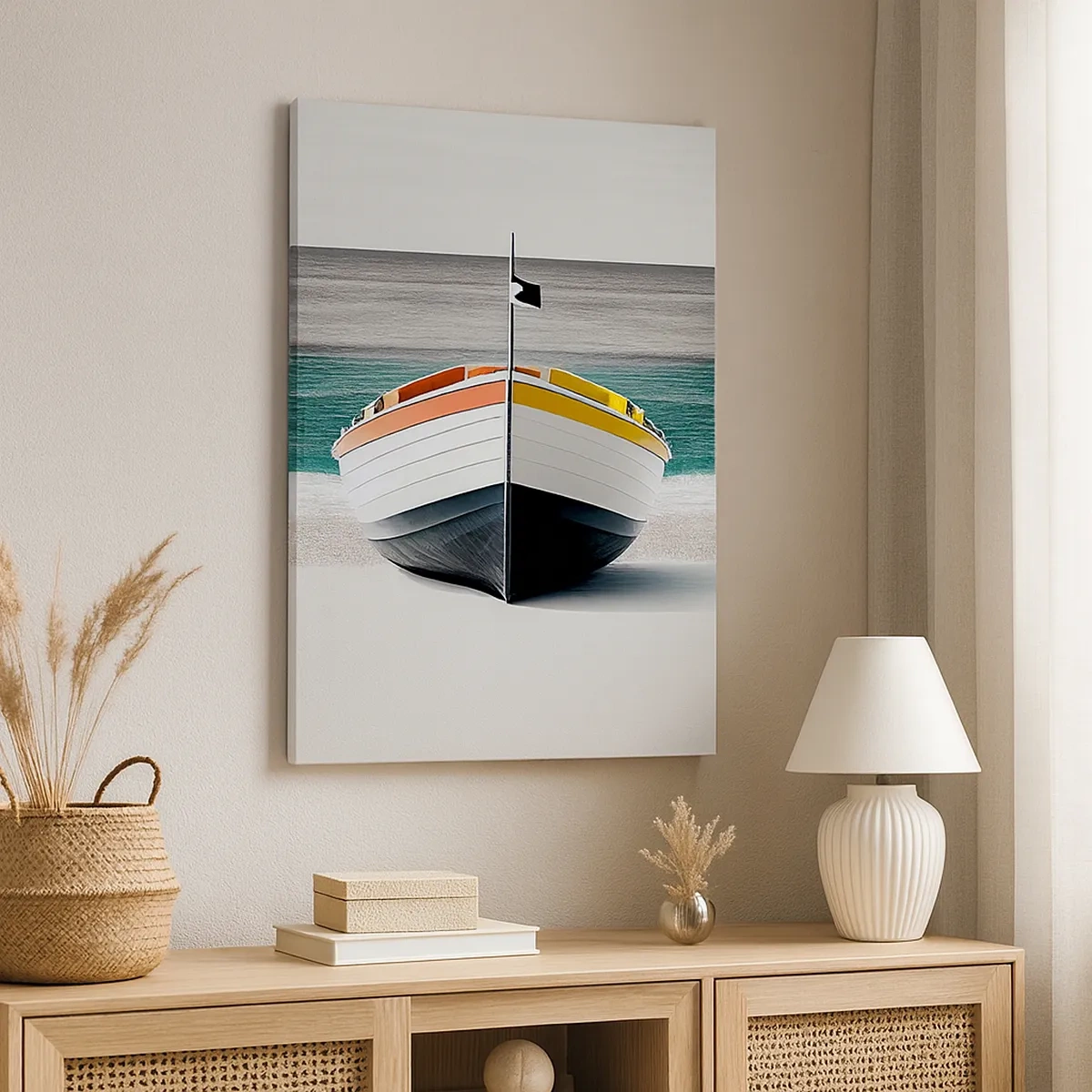 Impression sur toile - Image sur toile - Un bateau sur la plage avec une mer turquoise en arrière-plan - 50x70cm - A sa place - Décoration murale moderne pour le salon et la chambre ARTTOR