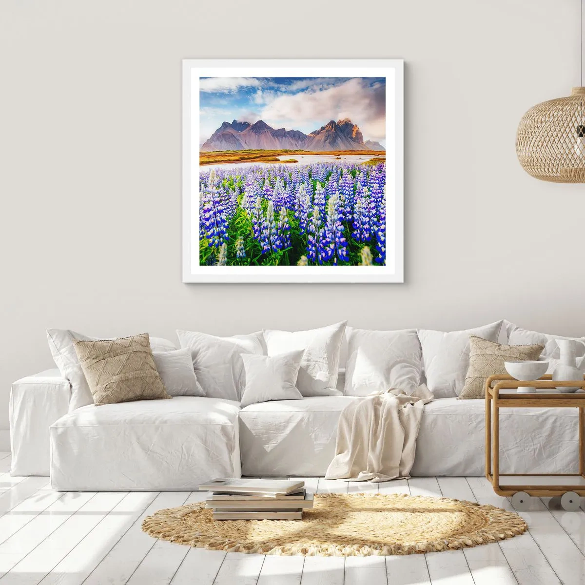 Affiche dans un cadre blanc - Poster - La force et l'austérité côtoient la douceur - 60x60 cm