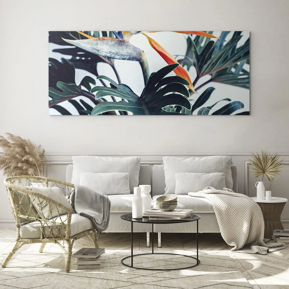 Impression sur verre - Image sur verre - Fleur de Strelitzia entourée de feuilles sous une lumière vive - 160x50cm - Le buisson oiseaux - Décoration murale moderne pour le salon et la chambre ARTTOR