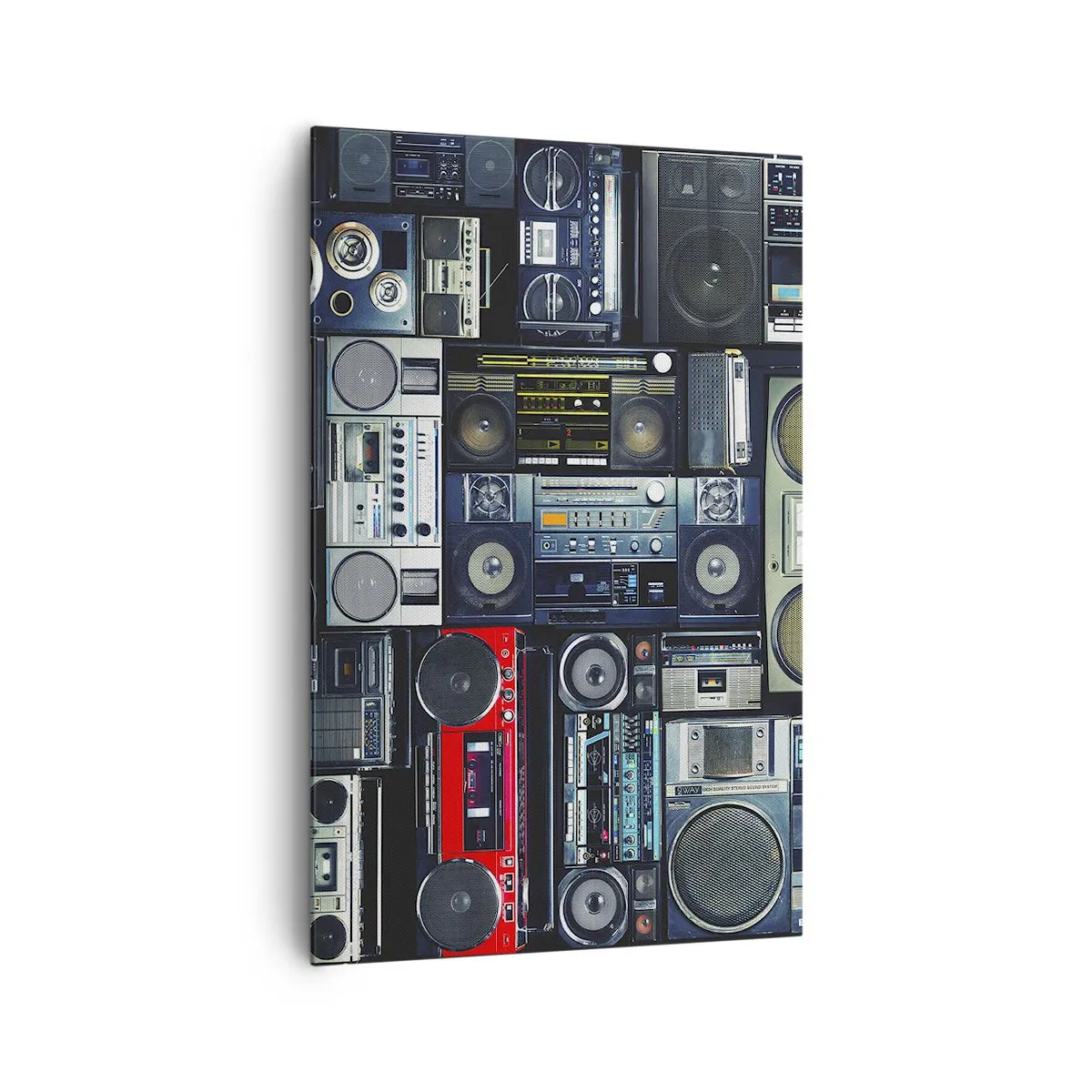 Impression sur toile - Image sur toile - Un collage de magnétophones rétro et d'enceintes vintage. - 80x120cm - Nostalgie des années 80 - Décoration murale moderne pour le salon et la chambre ARTTOR