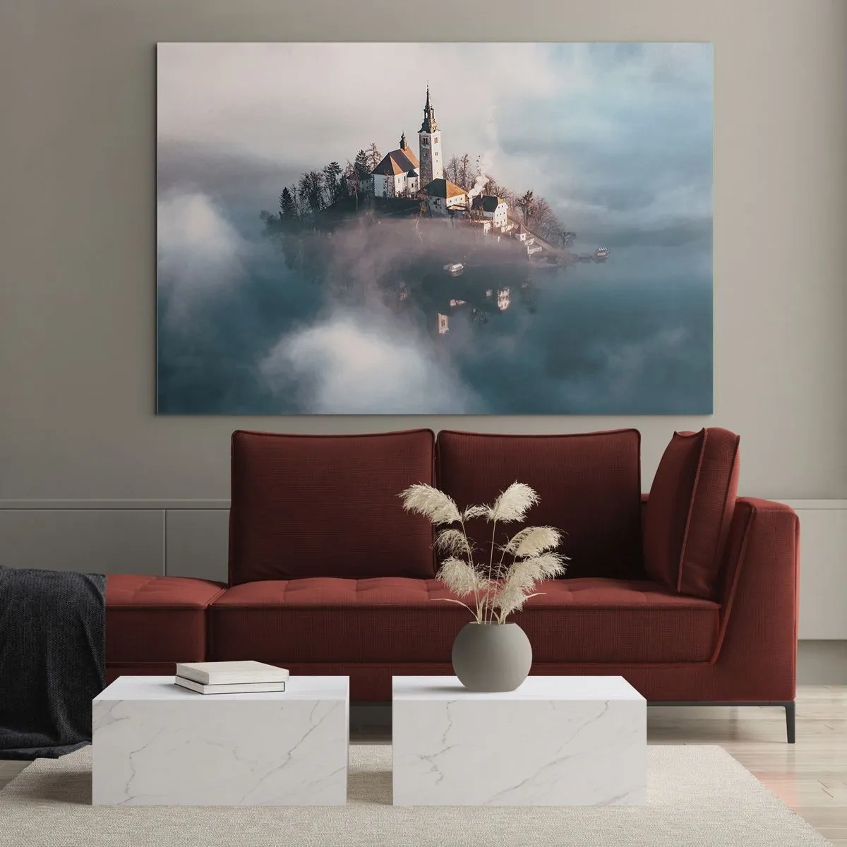 Impression sur verre - Image sur verre - Une île avec une église entourée de brouillard sur un lac calme - 100x70cm - Île de rêve - Décoration murale moderne pour le salon et la chambre ARTTOR