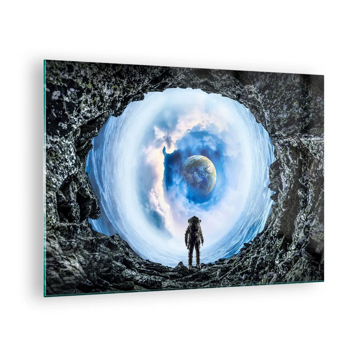 Impression sur verre - Image sur verre - Un astronaute regardant la Terre depuis l'intérieur d'une grotte rocheuse. - 70x50cm - Plus très loin de la maison - Décoration murale moderne pour le salon et la chambre ARTTOR