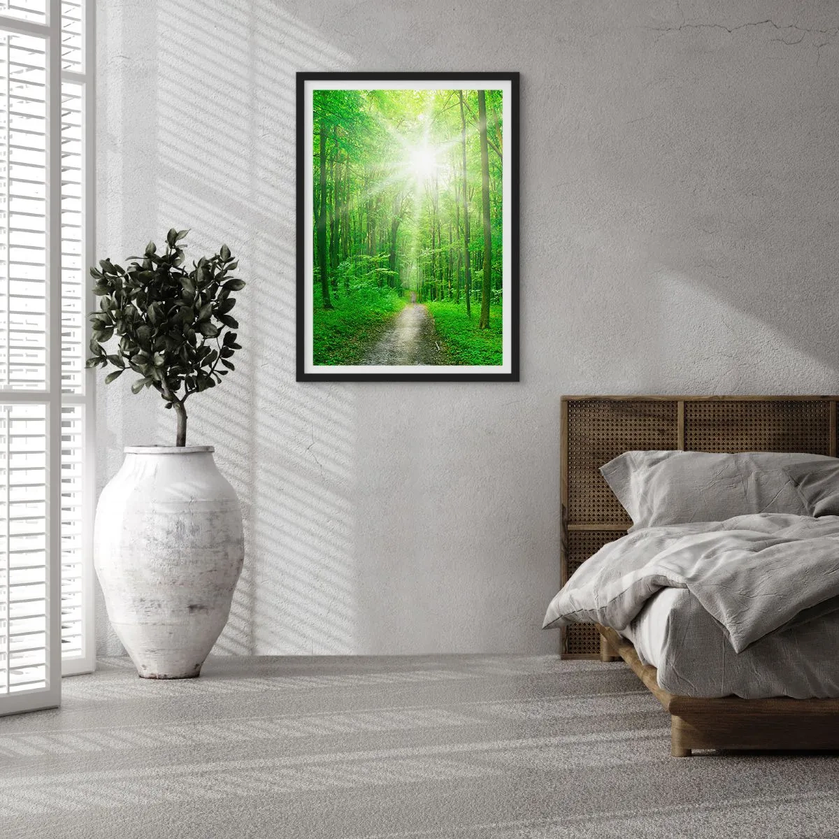Affiche dans un cadre noir - Poster - Un chemin forestier illuminé par les rayons du soleil - 50x70cm - Cathédrale verte - Décoration murale moderne pour le salon et la chambre ARTTOR