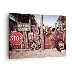 Impression sur toile - Image sur toile - Décorations rustiques avec des panneaux et une roue sur la clôture - 70x50cm - Et le temps s'est arrêté - Décoration murale moderne pour le salon et la chambre ARTTOR