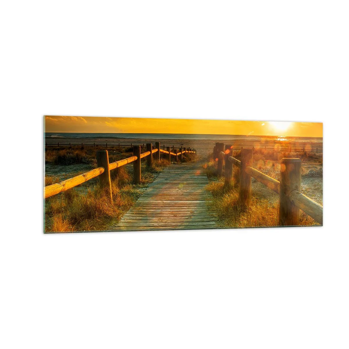 Impression sur verre - Image sur verre - Un chemin en bois menant à la plage à la lueur du soleil couchant - 140x50cm - Baigné dans le vieil or - Décoration murale moderne pour le salon et la chambre ARTTOR