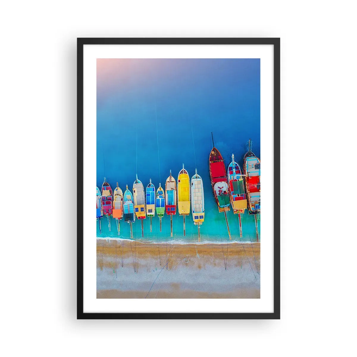 Affiche dans un cadre noir - Poster - Bateaux colorés sur la mer bleue - 50x70cm - Une vue à vol d'oiseau - Décoration murale moderne pour le salon et la chambre ARTTOR