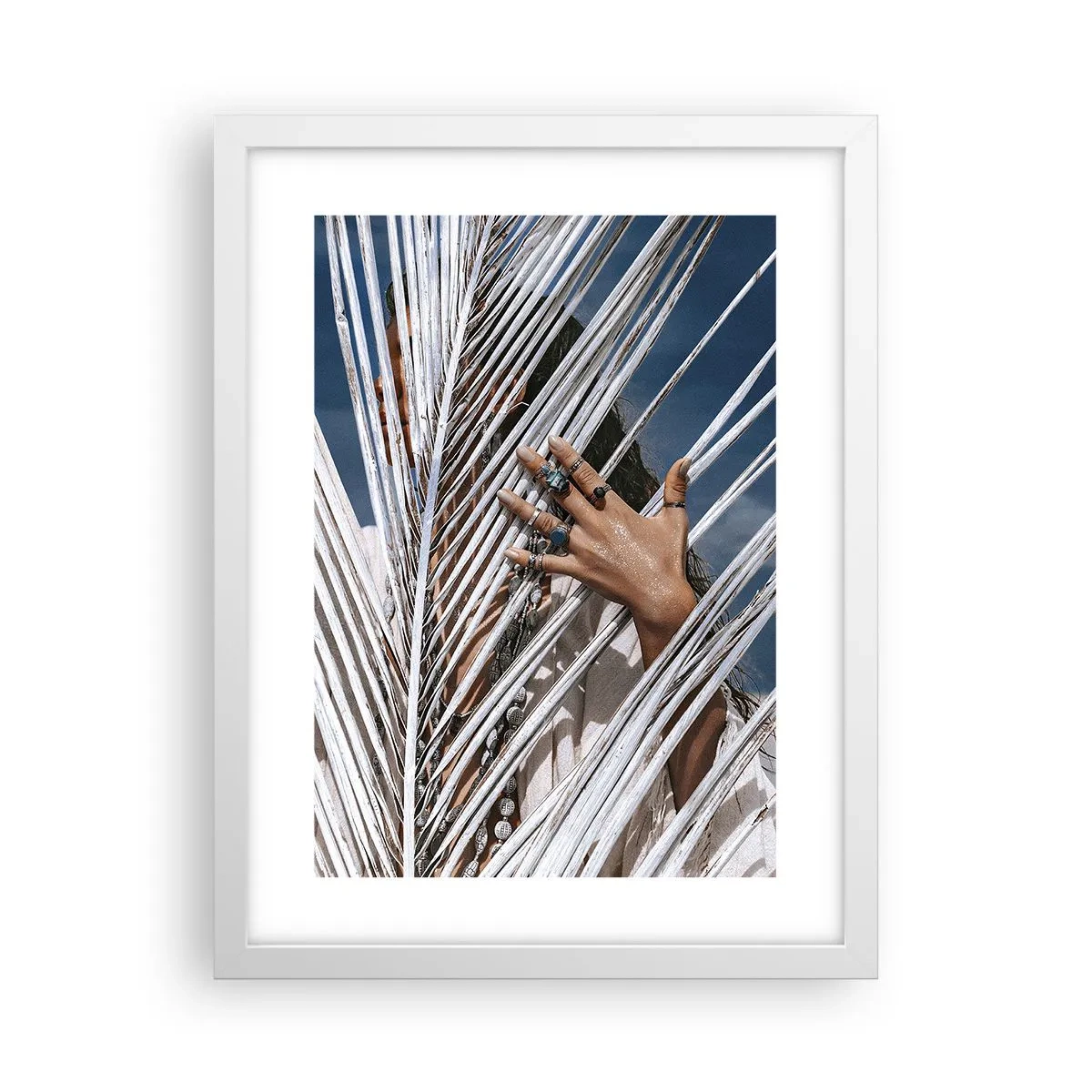 Affiche dans un cadre blanc - Poster - Fille de chaman ? - 30x40 cm