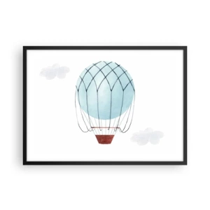 Affiche dans un cadre noir - Poster - Un ballon peint à la main sur fond de nuages délicats. - 70x50cm - Entièrement dans les nuages - Décoration murale moderne pour le salon et la chambre ARTTOR