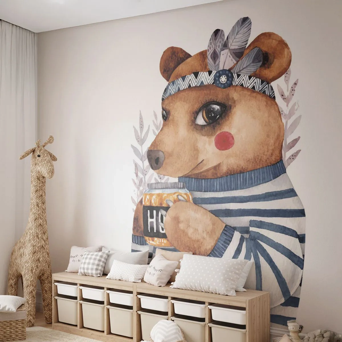 Papier Peint Photo Premium Sand - Un adorable ours en peluche dans un sweat-shirt de marin tenant un pot de miel - 100x70cm - Un nounours trop mignon - Décoration murale moderne pour le salon et la chambre ARTTOR