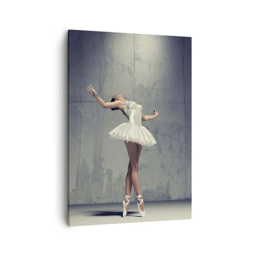 Impression sur toile - Image sur toile - Une danseuse de ballet en robe blanche contre un mur brut. - 50x70cm - Léger comme un oiseau - Décoration murale moderne pour le salon et la chambre ARTTOR