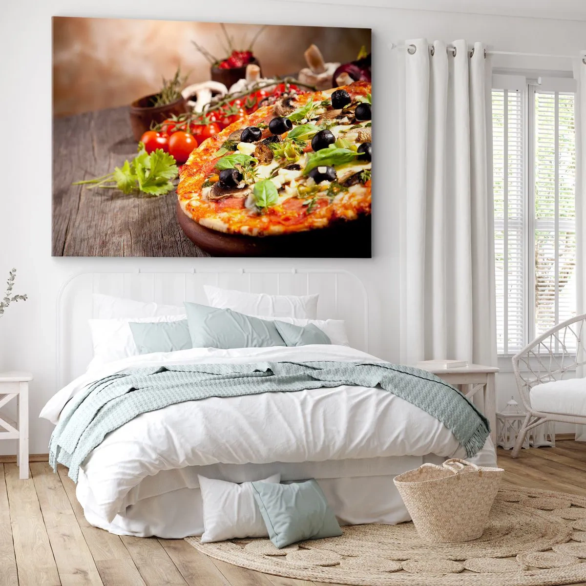 Impression sur toile - Image sur toile - Pizza aux olives, basilic et ingrédients frais sur fond de bois - 120x80cm - Des ingrédients telluriques - Décoration murale moderne pour le salon et la chambre ARTTOR