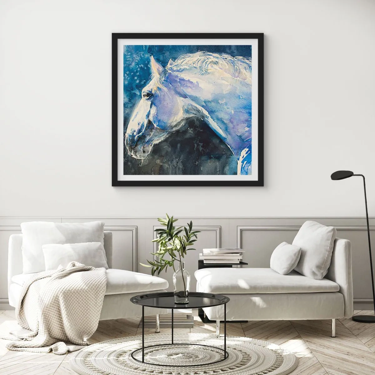 Affiche dans un cadre noir - Poster - Portrait dans une lueur azur - 60x60 cm