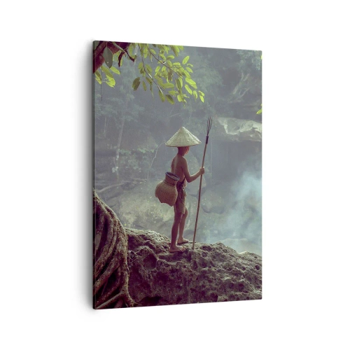 Impression sur toile - Image sur toile - Une figure avec une lance près d'une cascade dans une forêt tropicale - 50x70cm - Lier d'amitié avec la nature - Décoration murale moderne pour le salon et la chambre ARTTOR