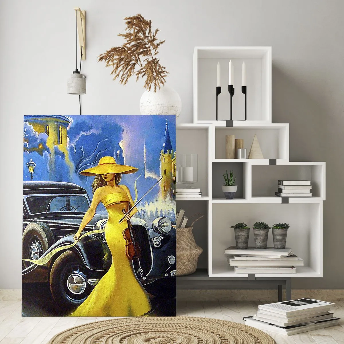 Impression sur verre - Image sur verre - Une femme en robe jaune à côté d'une voiture ancienne - 50x70cm - Nocturne pour violon et amour - Décoration murale moderne pour le salon et la chambre ARTTOR
