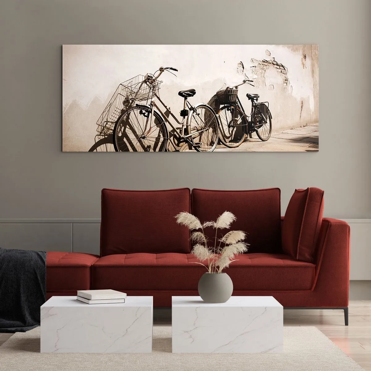 Impression sur verre - Image sur verre - Deux vélos appuyés contre un vieux mur de style rétro - 140x50cm - Le charme inoubliable du passé - Décoration murale moderne pour le salon et la chambre ARTTOR