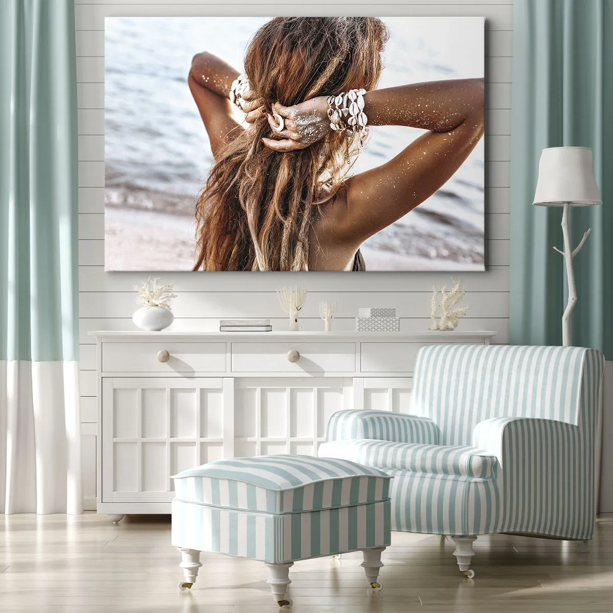 Impression sur toile - Image sur toile - Une femme sur la plage avec ses cheveux flottant au soleil - 120x80cm - La soeur de l'eau et du soleil - Décoration murale moderne pour le salon et la chambre ARTTOR